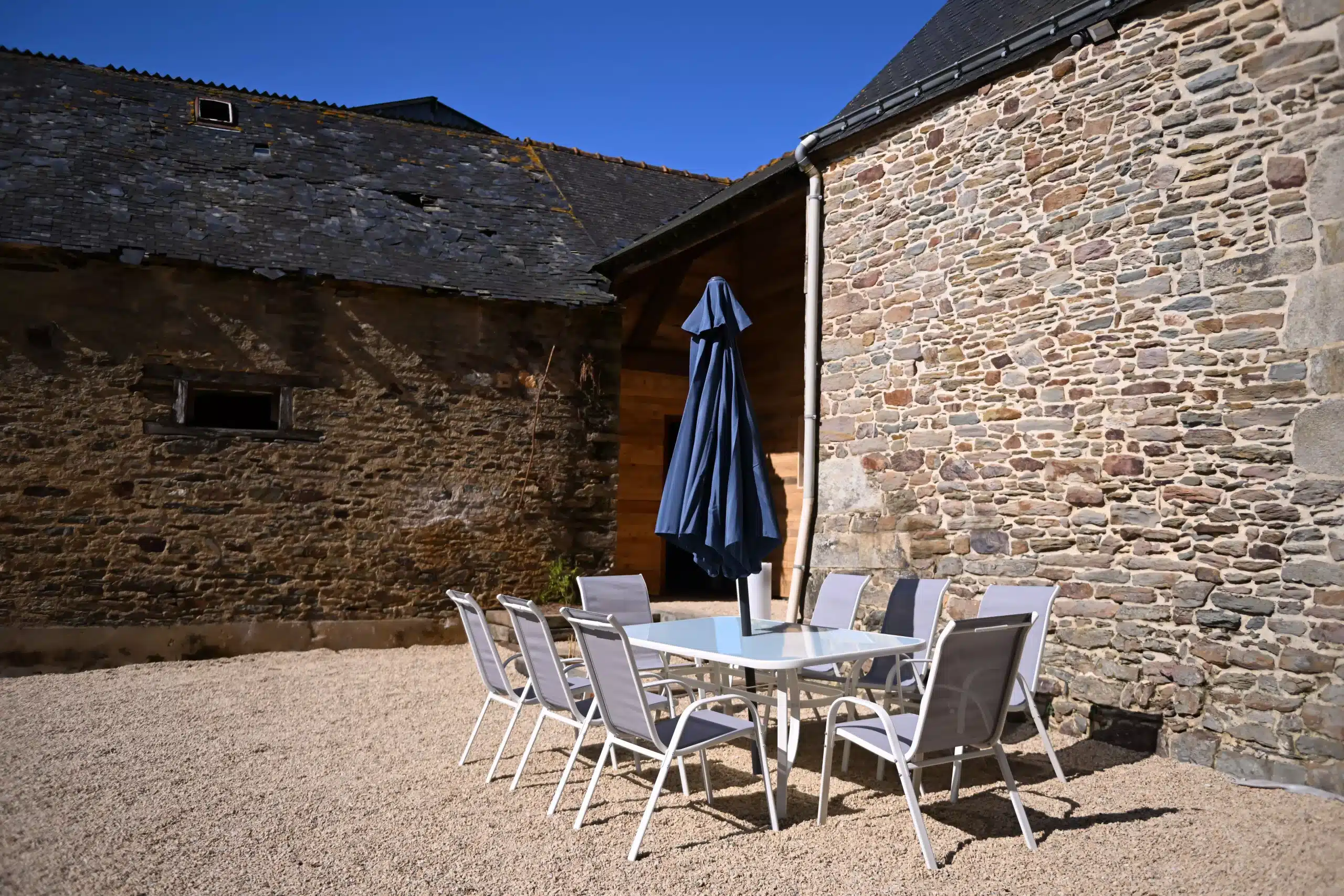 cours-exterieur-gites-7-personnes-morbihan